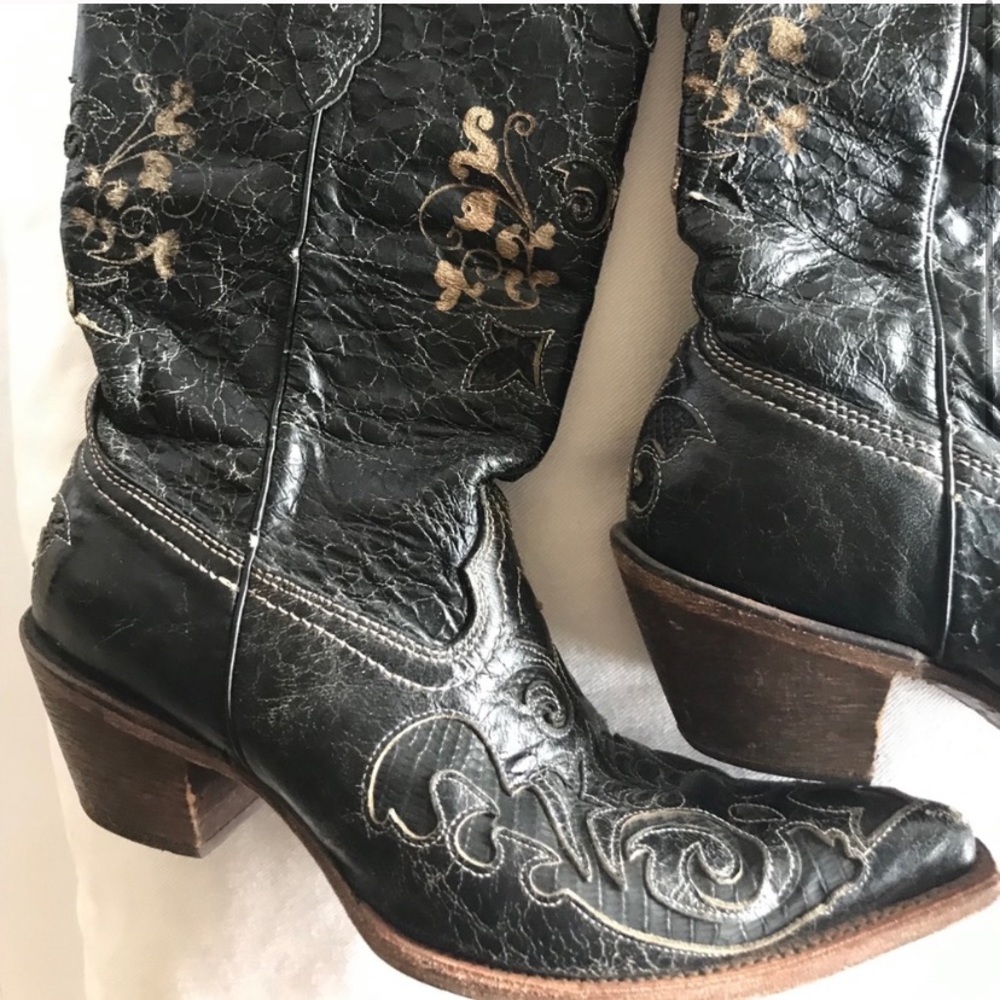 Corral size 9.5 woman’s boots